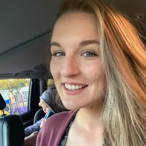 Meet your Posher, Stephanie